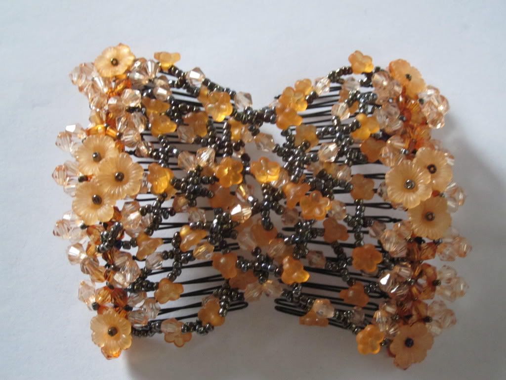 EZ COMBSSTUNNING MULTI COLOR STRETCHY BEADED DOUBLE HAIR COMB CLIPS